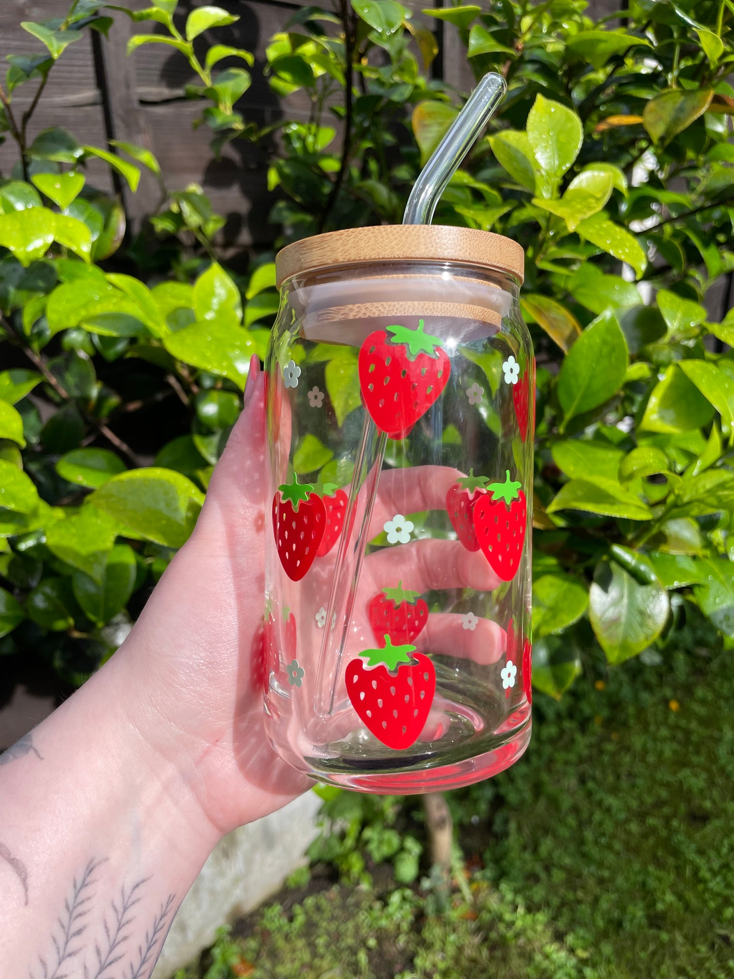 Strawberry Daisy Glass Cup